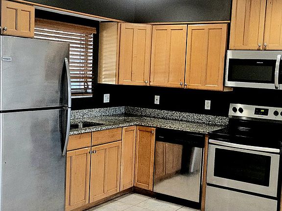 2nd image of 630 Southwind Cir APT 6