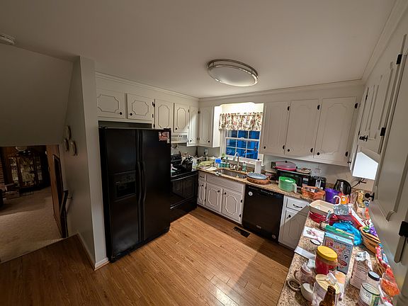 4th image of 9124 Warren Ave