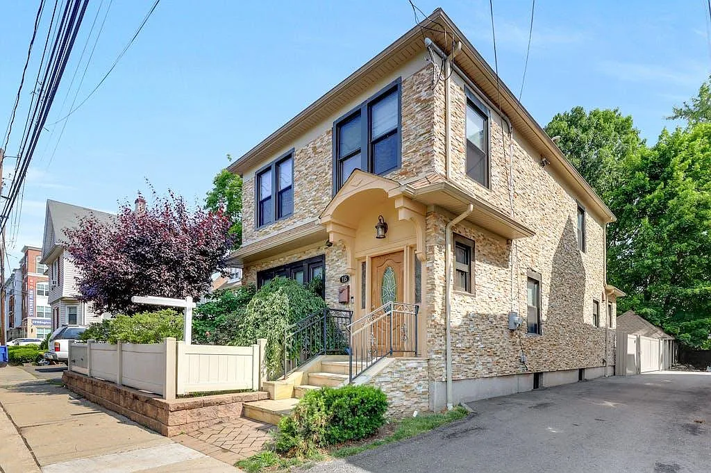 3 bed, 2.5 bath, 1878 sqft, $4,500 — Photo 3