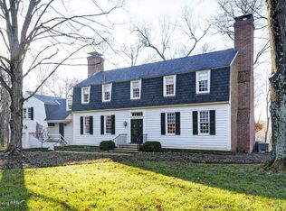 16 River Hill Rd, Indian Hills, KY 40207