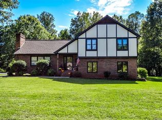 2807 Devonshire Rd, Newton, NC 28658