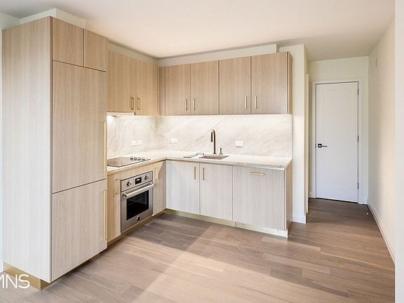 3rd image of 250 W 19th St APT 2B