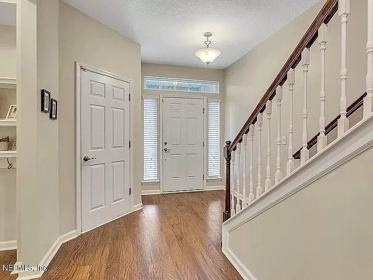 361 Richmond Dr — Photo 11