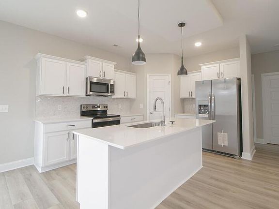5th image of 485 Herman Dr