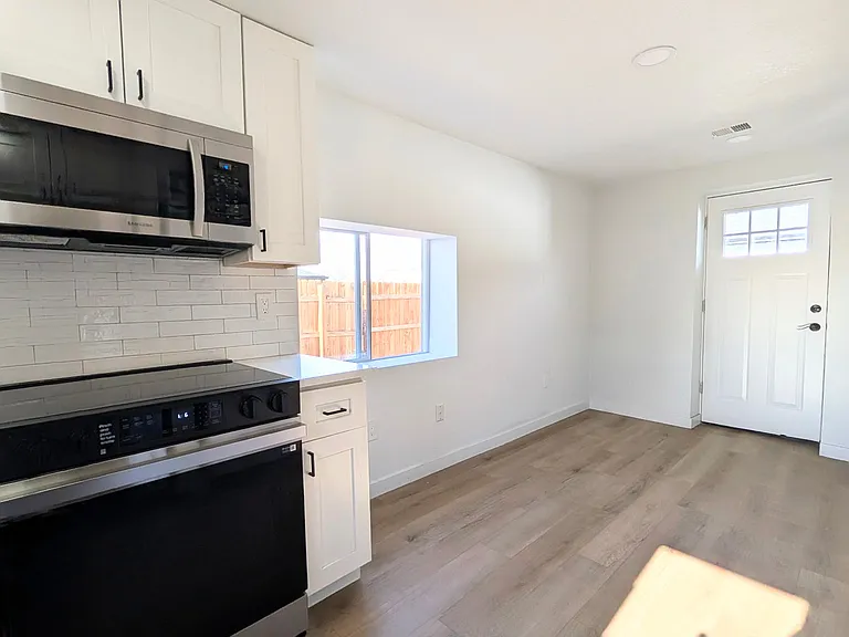 4310 N Steele St — Photo 4