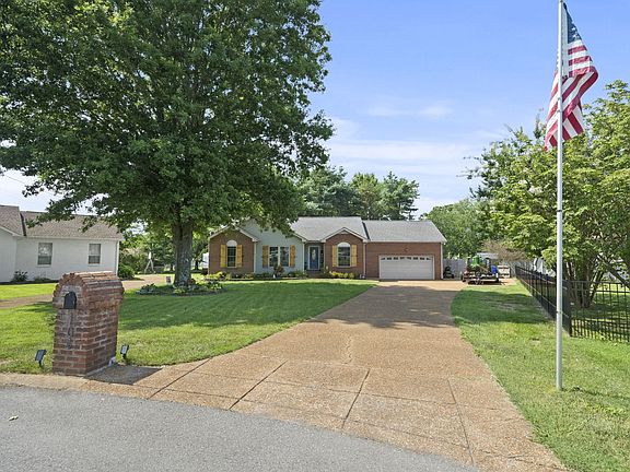 5th image of 104 Northwoods Ct