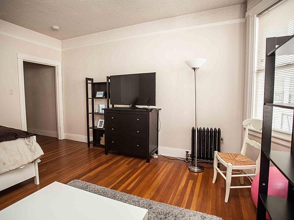 4th image of 154 Mallorca Way APT 4