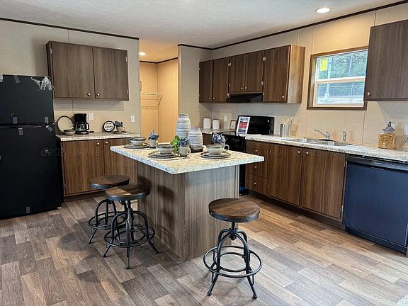 5th image of 109 Torilee Ln