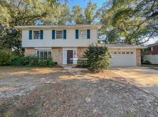 5325 Lakewood Dr, Milton, FL 32570