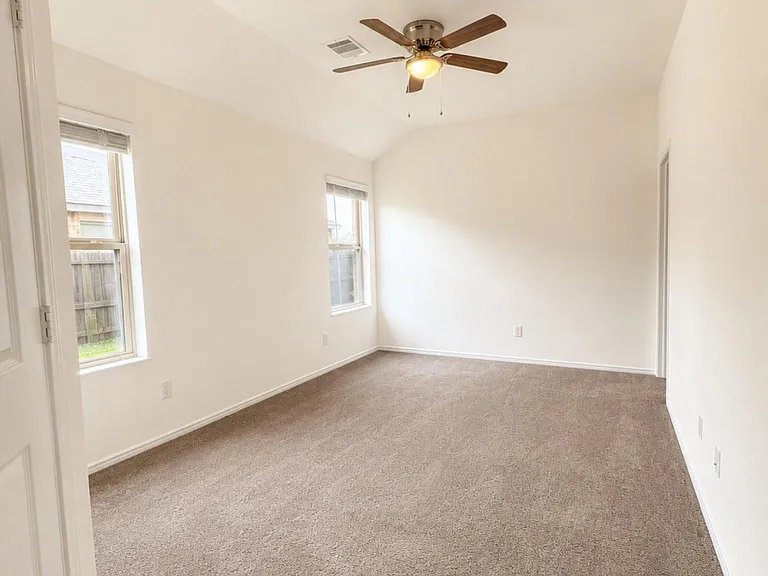 8734 Baywood Ct — Photo 5