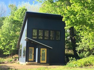 28 School St, Wilton, ME 04294