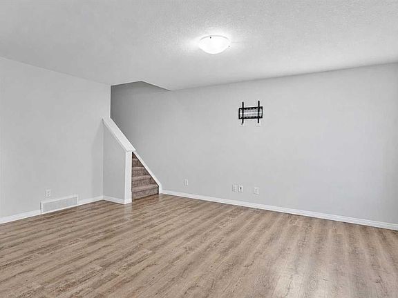 4th image of 188 S Yorkville Ave SW