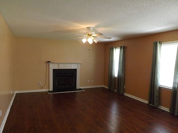 2nd image of 211 Nottingham Dr