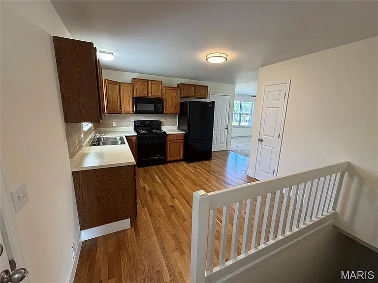 962 Windstream Dr — Photo 4
