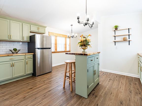 2nd image of 413 Fantail Ave