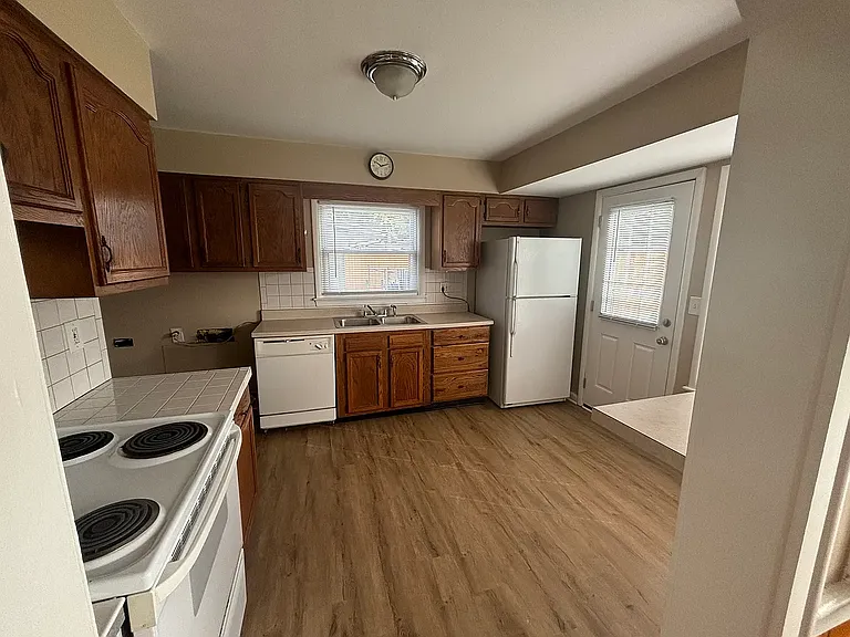 1807 Ashmoor Ln — Photo 10