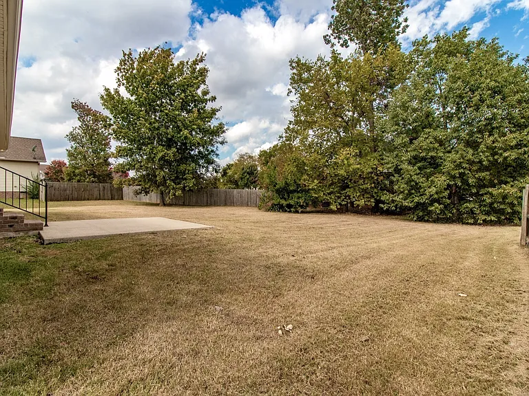4910 Court Dr — Photo 23