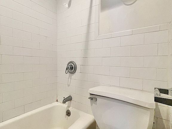 5th image of 430 E 87th St #2AF