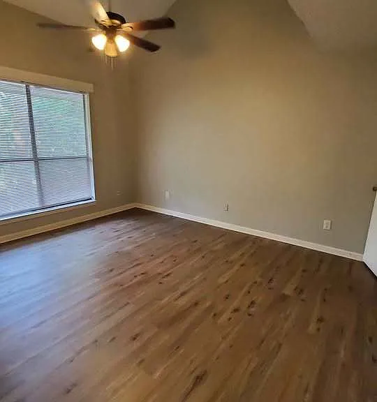 1404 Gause Blvd — Photo 3