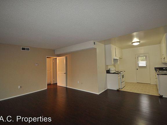 3rd image of 14120 Hamlin St #17637882