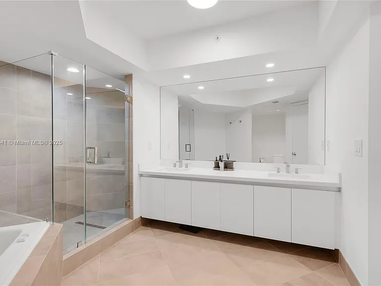 21055 Yacht Club Dr #2203 — Photo 17