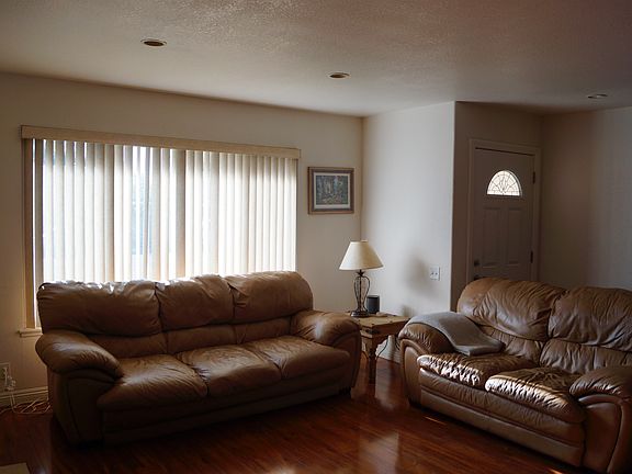 2nd image of 998 Albany Ave
