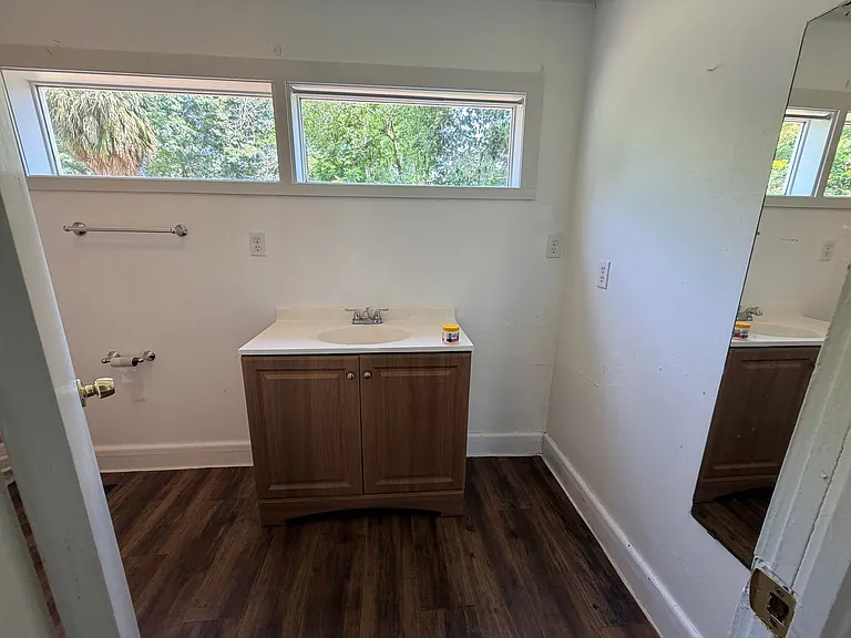 102 E Cranford Ave — Photo 6