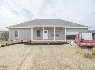 5215 N Wildwood Rd, Maryville, TN 37804