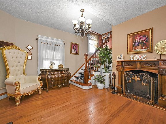 3rd image of 8817 190th St
