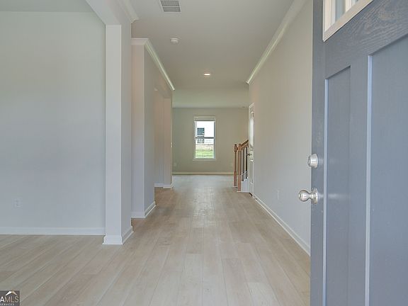 4th image of 616 Gratton Ln