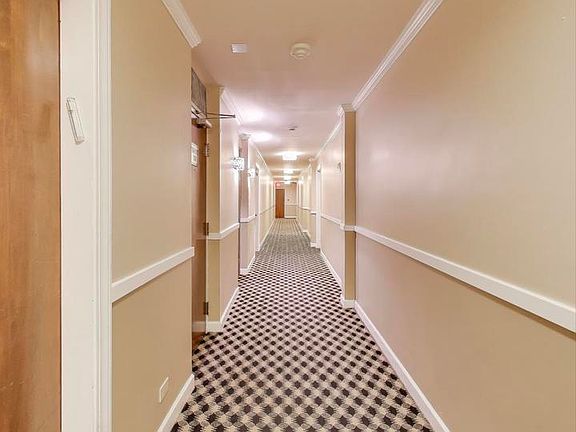 4th image of 2046 Saint Johns Ave APT 4B