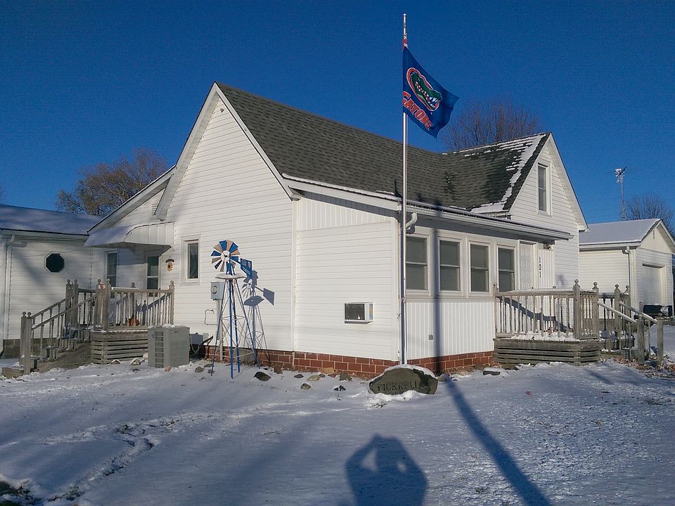 2nd image of 101 NE Flint St