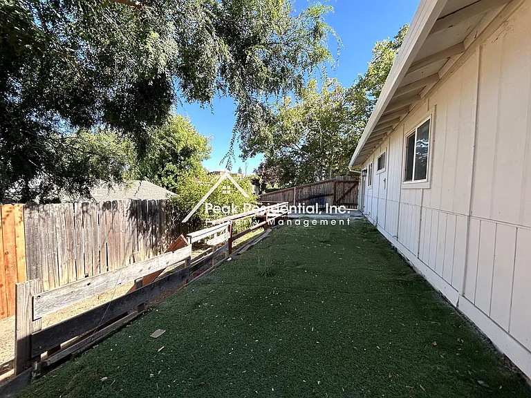 6328 Bonham Cir — Photo 30