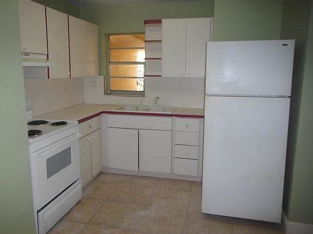2nd image of 870 NW 87th Ave APT 111