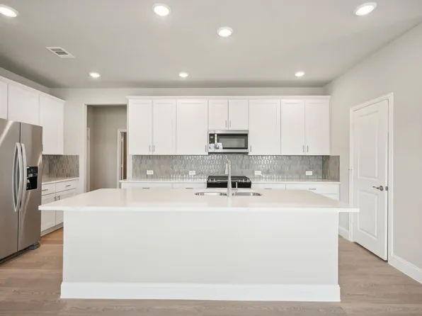 3404 Pat Mayse Dr, Farmersville, TX 75442