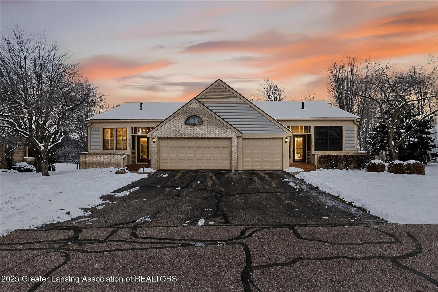 6542 Brook Trl photo 1