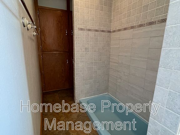 5th image of 2600 Cliffside Dr