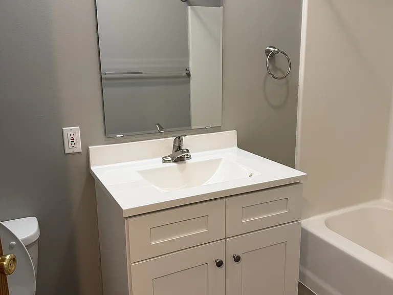 906 N 7th St #15 — Photo 10