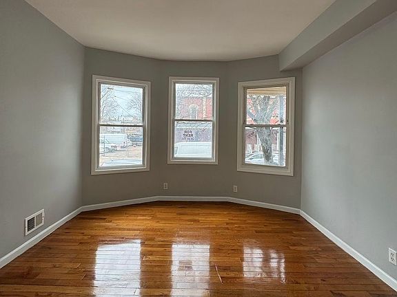 5th image of 185 S 10th St #A1