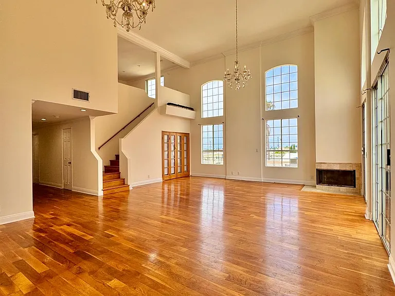 11812 Gorham Ave #Penthouse 1 — Photo 9