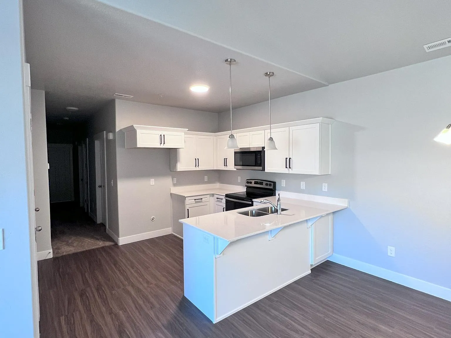3 bed, 1295 sqft, $1,600 — Photo 1