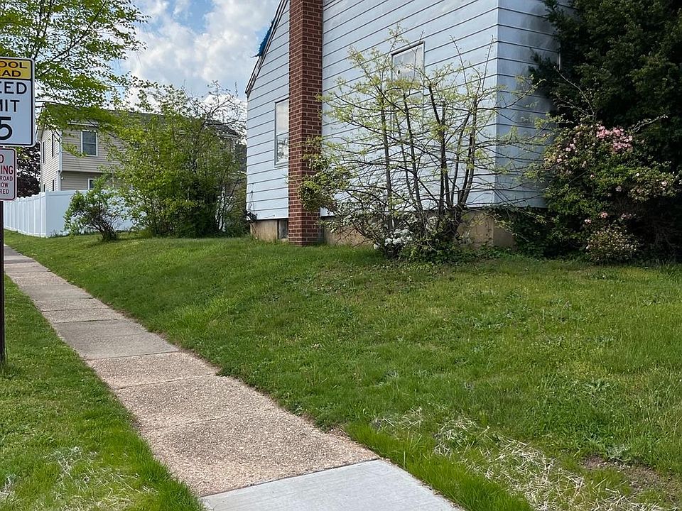 2nd image of 242 Palisade Rd