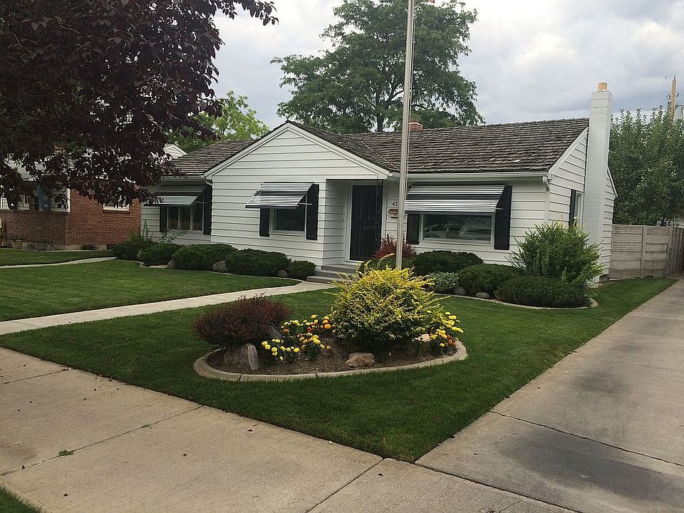 1st image of 423 E 23rd St