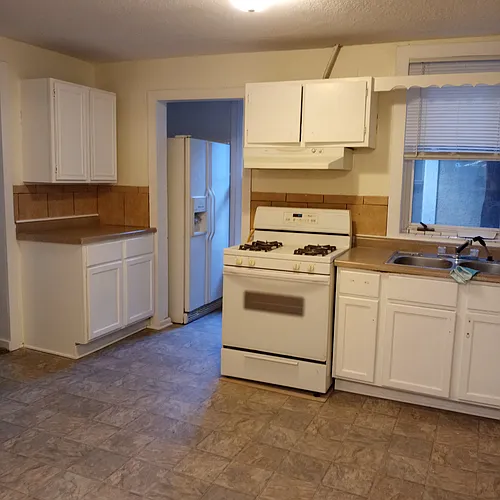 691 Bedford St #A Photo 1