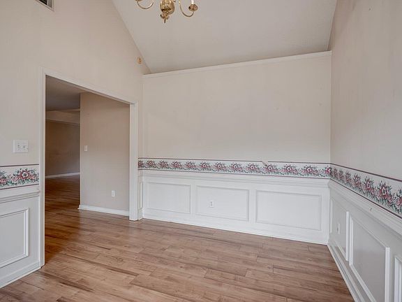 4th image of 4645 Walnut Hill Drive