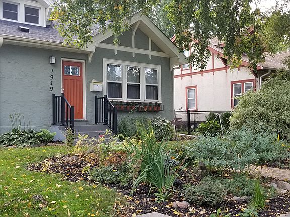 3rd image of 1919 Garfield St NE