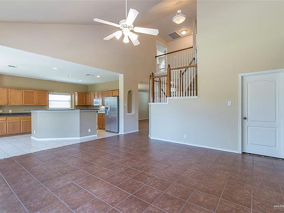 3rd image of 3907 El Sendero Ct