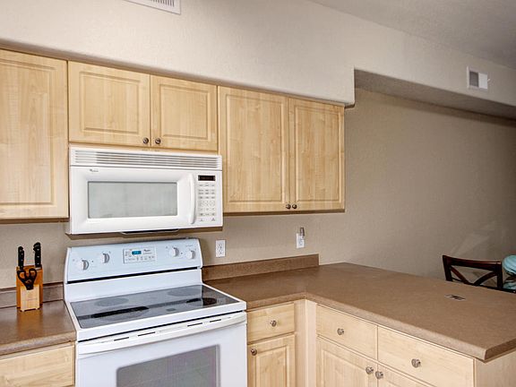5th image of 7401 W Arrowhead Clubhouse Dr Unit 2050