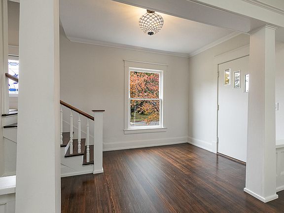 4th image of 1531 E Monroe Street