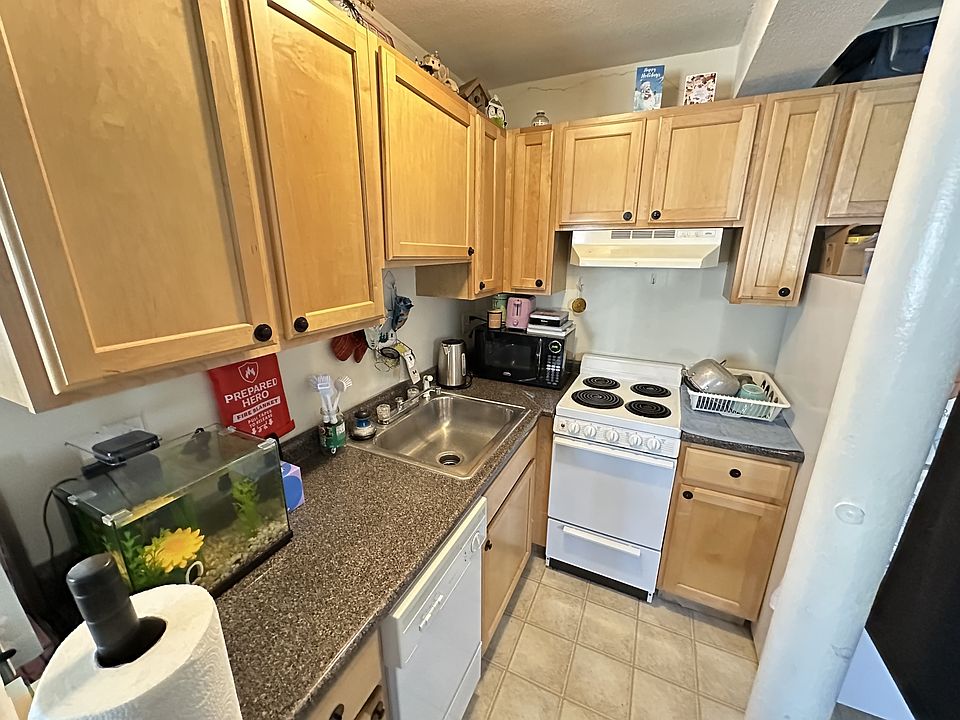 2nd image of 197 Calumet St #11325806